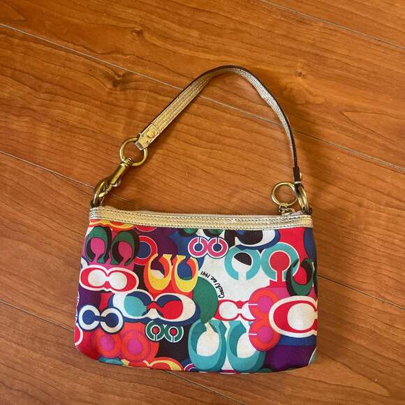 Coach - Picture 3 of 3